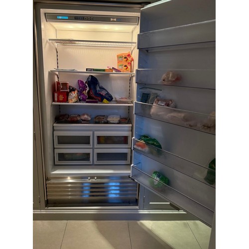 25 - Super Star Lot : A Wolf  Sub Zero 601F standalone freezer. The very best of the best with easy layou... 