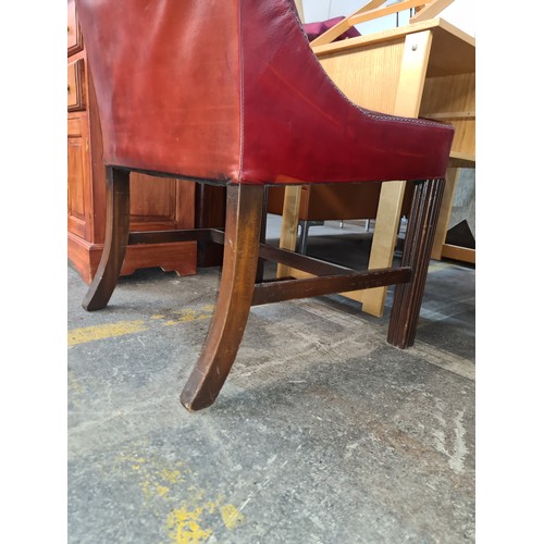 363 - Star lot  : A very handsome Wade furniture, Chesterfield style button back leather library chair. Ve... 