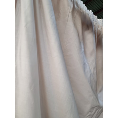 315 - A lovely pair of super quality fully lined champagne curtains. MM: 90cm x 90cm.