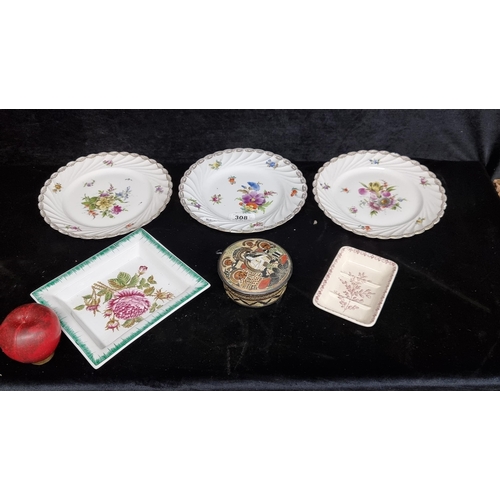 308 - A very pretty set of three Meissen porcelain plates with delicate floral design and gilt gold decora... 