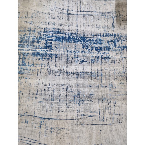 442 - A contemporary Wool designer Rug price on the back €635. MM: 170cm X 240cm