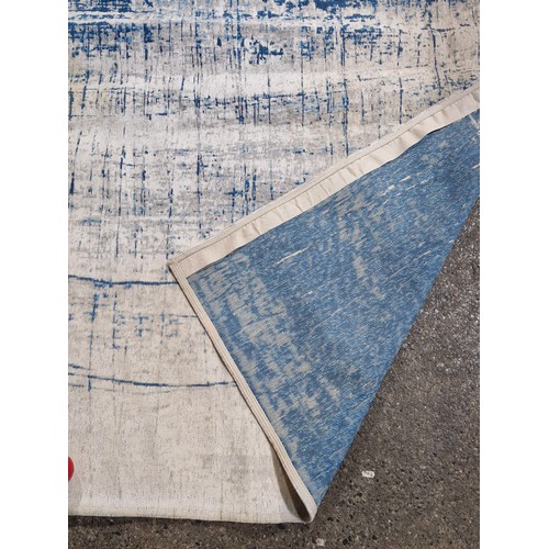 442 - A contemporary Wool designer Rug price on the back €635. MM: 170cm X 240cm