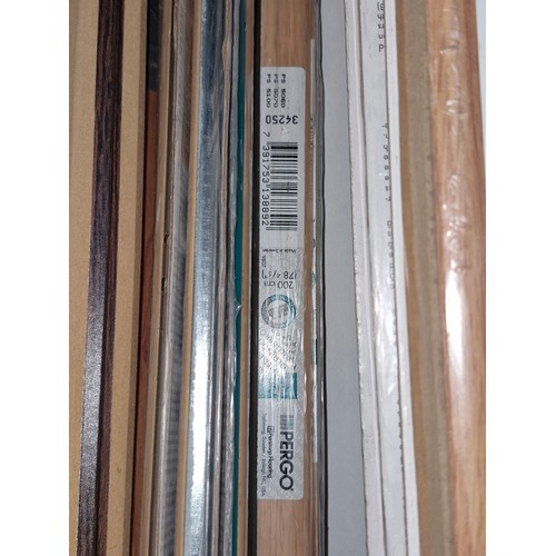 471 - A mixed lot of floor partition strips and beading strips of various colours and lengths - 200cm & 24... 