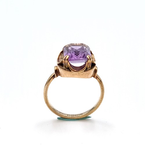 33 - Star Lot : A very pretty antique large amethyst stone ring set in nine carat gold (375). Ring size -... 