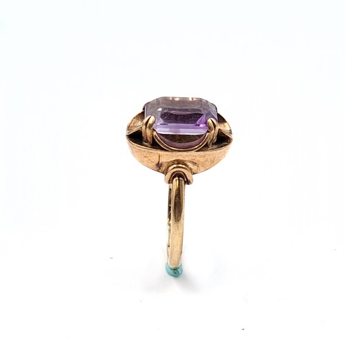 33 - Star Lot : A very pretty antique large amethyst stone ring set in nine carat gold (375). Ring size -... 