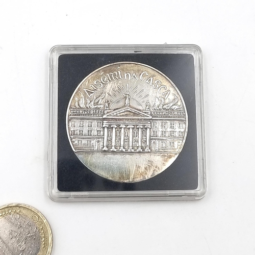 1 - Star Lot : A rare Irish encapsulated 33 gm Silver medal commemorating the Irish Easter rising (1916 ... 