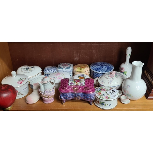 730 - A collection of eleven lidded porcelain dressing table pots and an Aynsley Little Sweetheart bud vas... 