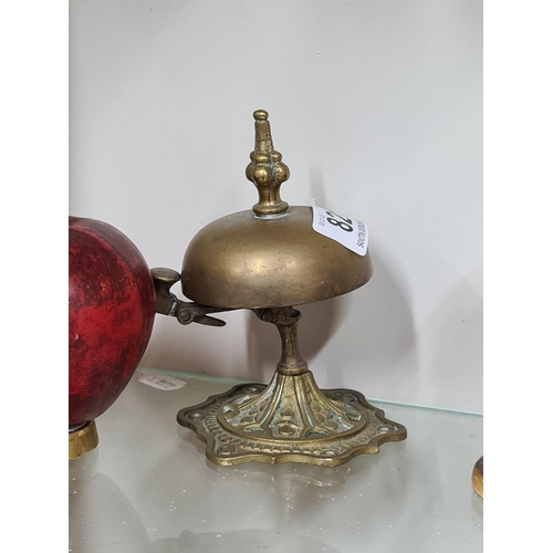 821 - A nice vintage here handsome shop / hotel  brass desk bell.