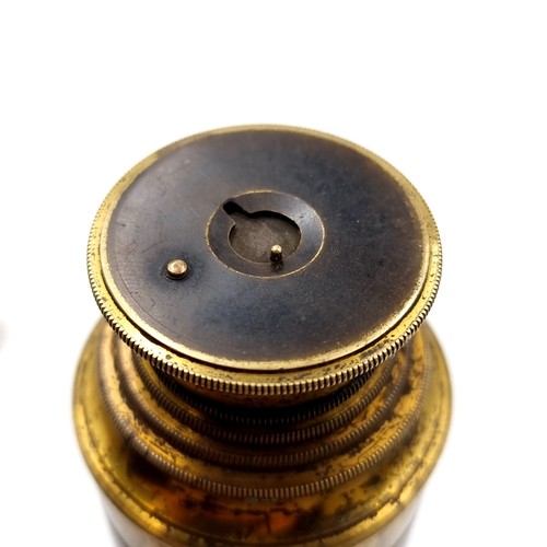 524 - A nice example of antique leather and brass three drawer telescope with fitted lens cover. Weight - ... 