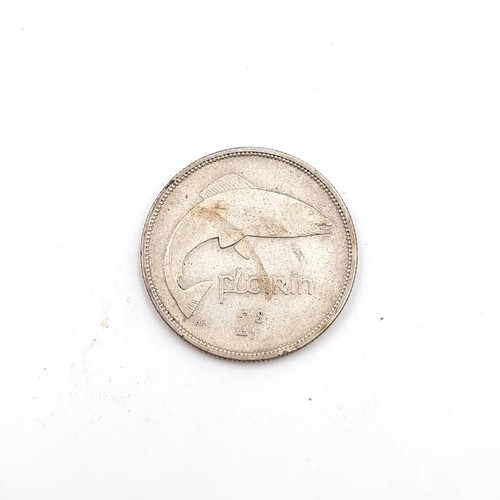 581 - A rare example of an Irish silver Florin dated 1933.