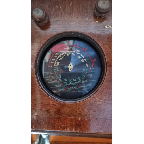 410 - A gorgeous Vintage American Bosch 640 Wooden cased Radio, circa 1930's. Features classic Art Deco de... 