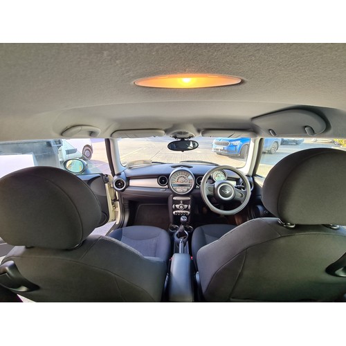 631 - SUPER STAR LOT:- MINI ONE ,1.4l Petrol in off white with dark cloth interior. ONLY 2 x previous owne... 