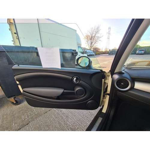 631 - SUPER STAR LOT:- MINI ONE ,1.4l Petrol in off white with dark cloth interior. ONLY 2 x previous owne... 