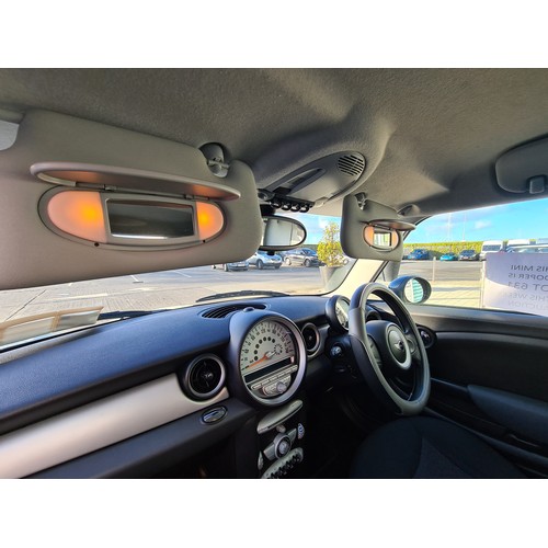 631 - SUPER STAR LOT:- MINI ONE ,1.4l Petrol in off white with dark cloth interior. ONLY 2 x previous owne... 