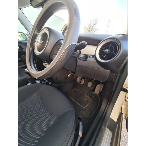 631 - SUPER STAR LOT:- MINI ONE ,1.4l Petrol in off white with dark cloth interior. ONLY 2 x previous owne... 