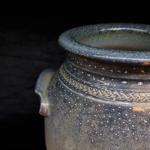 143 - A large heavy glazed stoneware Kiltrea Bridge, Enniscorthy hand thrown pottery urn planter with drai... 