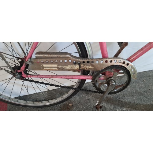 721 - A vintage ladies Concorde bike. Would make a great restoration project. Comps price for Concorde bik... 