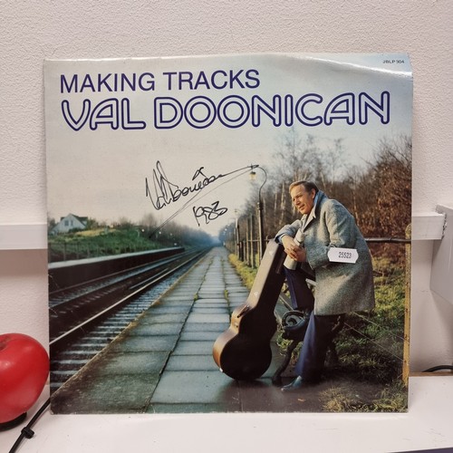 392 - A hand signed autograph Val Doonican 'Making Tracks' vinyl record. Signed and dated 1983.