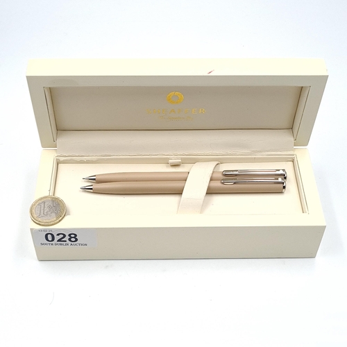 1403 - A set of Sheaffer pens consisting of a propelling pencil and ballpoint pen in original box.
Previous... 