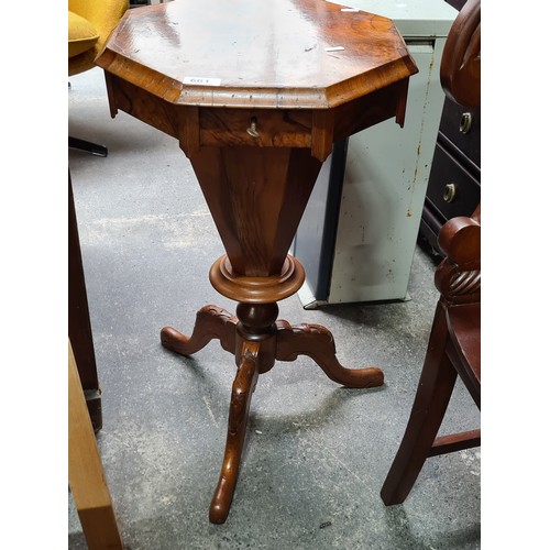 661 - Star Lot : 19th-century Victorian burr walnut sewing poy with octagonal hinged top, revealing a fitt... 