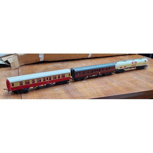 907 - Star Lot : A huge vintage model railway Engines, Carriages, tracks and accessories, including buildi... 