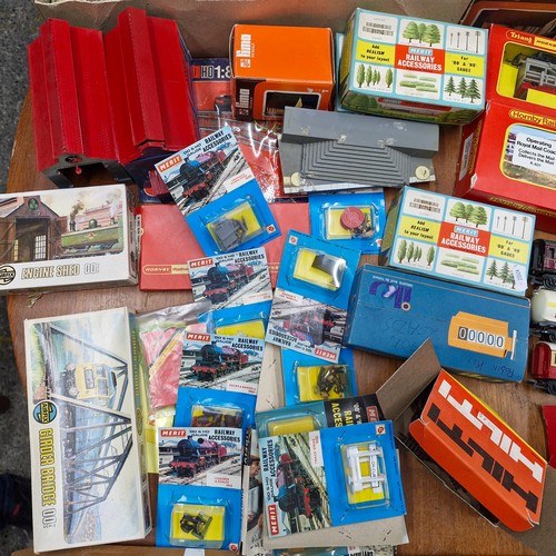 907 - Star Lot : A huge vintage model railway Engines, Carriages, tracks and accessories, including buildi... 