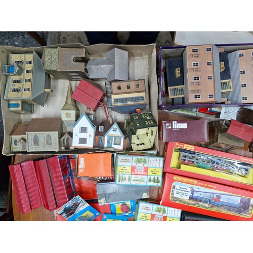 907 - Star Lot : A huge vintage model railway Engines, Carriages, tracks and accessories, including buildi... 