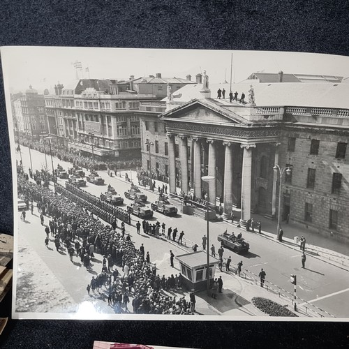 976 - A box containing ephemera and original newspaper clippings relating to the Irish Republic Army, some... 