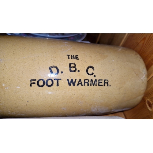 1305 - Lot of vintage stoneware and ceramic hot water bottles and foot warmers, including a marked 