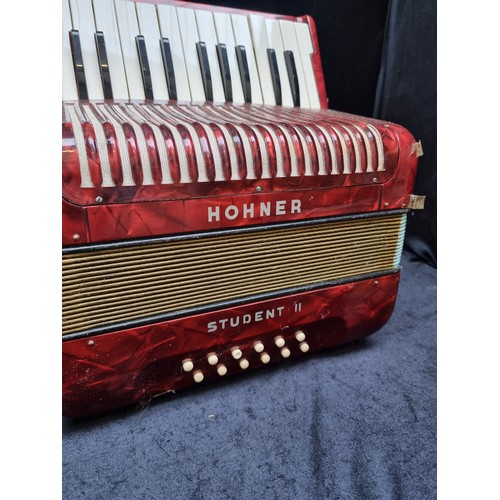 422 - Star Lot : A Superb 1960's Horner Student II accordion. Housed in its original hard shell case.