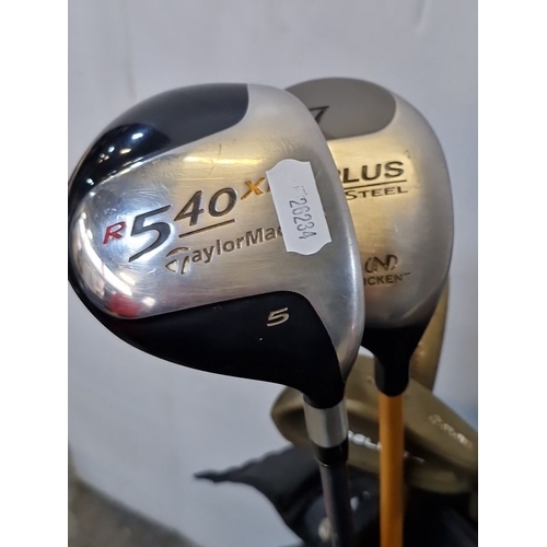 946 - A good set of Mizuno (top Japanese brand ) Irons and a Golf bag with multiple compartments