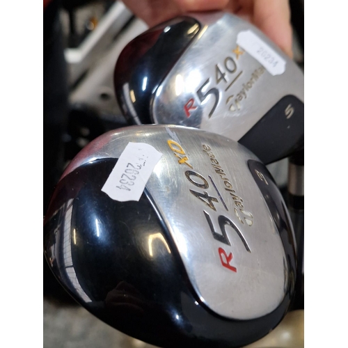 946 - A good set of Mizuno (top Japanese brand ) Irons and a Golf bag with multiple compartments