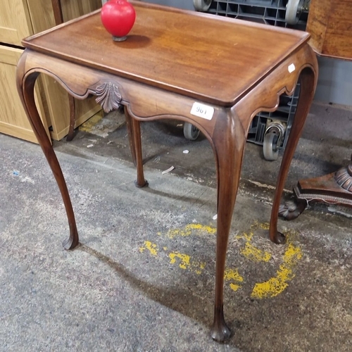 961 - A Really beautiful Mahogany window  table with cabriole legs and shell motif carving from the early ... 