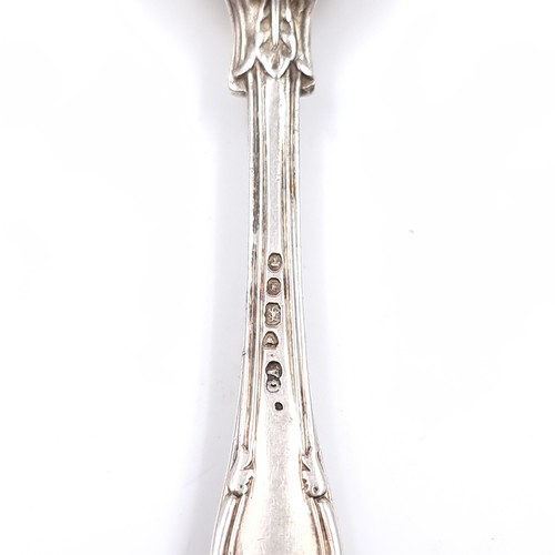 514 - Star Lot: A good set of five antique Victorian sterling silver spoons featuring shell patterns. Hall... 