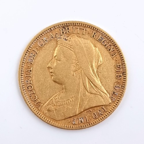 151 - Super Star Lot: An old head Victorian 1896 gold full sovereign. Weight 7.96 grams of 22ct gold.