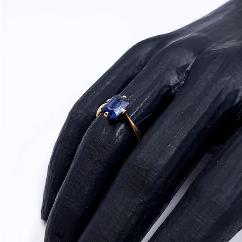 172 - Star Lot: A stunning blue sapphire ring set in nine carat gold. ring size N. Weight 2.08 grams. Gorg... 