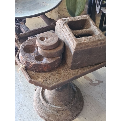 Early 20th-century cast-iron grocer’s balance scale, single-pan design ...