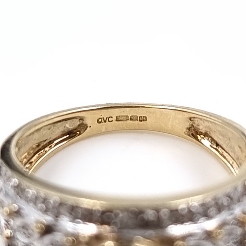3 - Star Lot: A fine aquamarine and diamond ring set in nine carat gold. Size M. Weight 3.52 grams. Ther... 