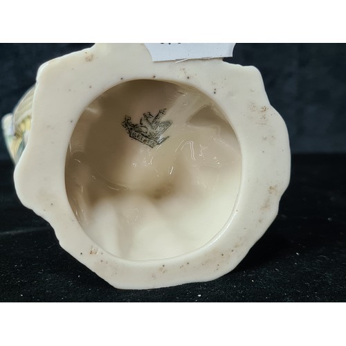 884 - A superb antique Belleek (first black stamp 1863 - 1891) corn on the cob vase. In excellent conditio... 