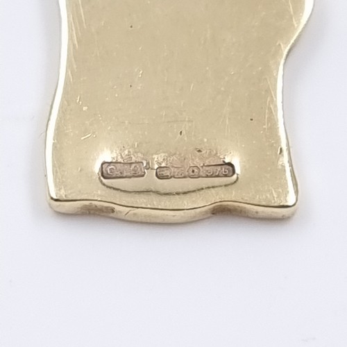 31 - Star Lot: A nine carat gold 375 Celtic designed pendant. Weight 4.77 grams.