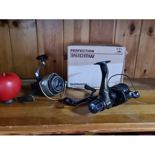 1990s shimano spinning reel 2 x Biomaster MKII 4010 Old School Compact Carp Fishing Reels.  Vintage Carp Fishing Tackle Gear Ratio Two spinning reels: a boxed