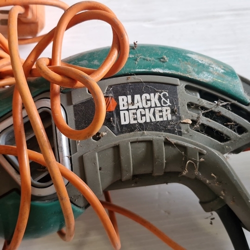 Group of electric garden tools, comprising Flymo Revolution 2000 “Multi ...