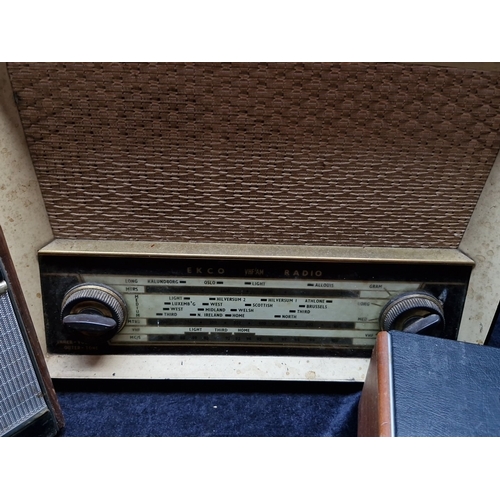 Group of three vintage radios: Roberts R707 portable transistor ...
