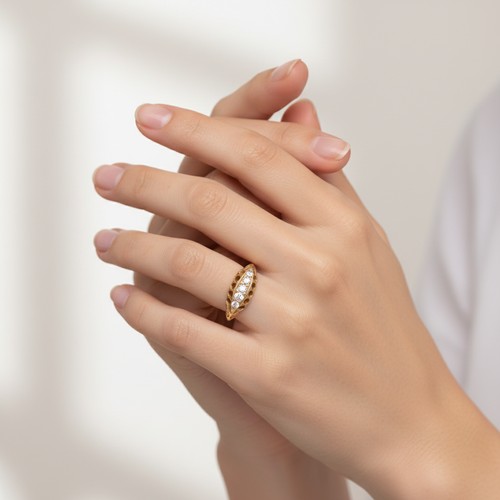 52 - An antique Diamond ring. Size - J 1/2, Weight - 1.92 grams.