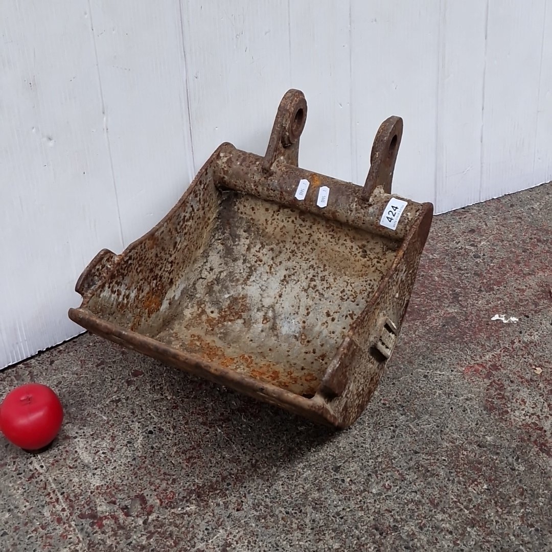 Neat size very heavy commercial duty Steel digging bucket for a mini ...