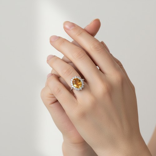 12 - Star Lot: A Striking nine carat gold / Silver gemstone ring. Size - M, Weight - 4.7 grams. Please no... 