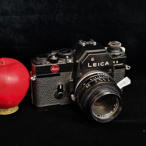 152 - Star lot : A 'Leitz Leica R3 Elektronic 35mm SLR' film camera. Fitted with a 'SUMMICRON R 1:2/50' le... 