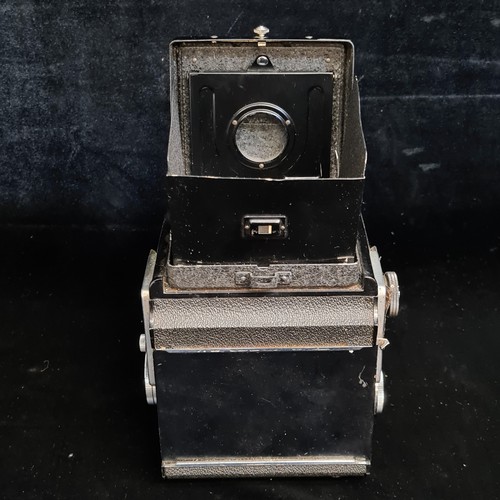 164 - Star Lot : A vintage 'Rittreck MKK 6x9 film SLR' camera body. This camera is notable for being one o... 