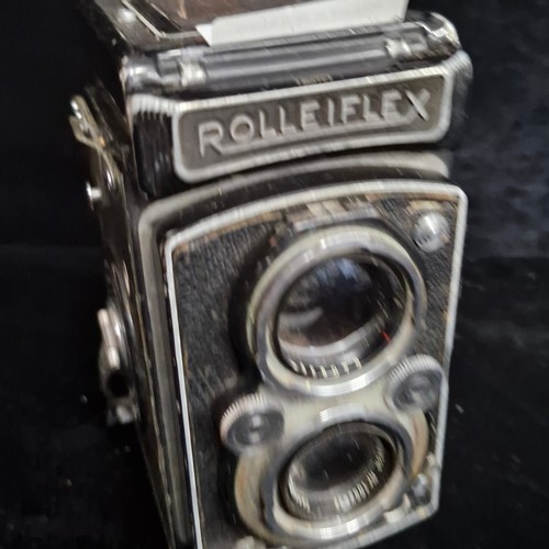 204 - Star Lot: A Rolleiflex T twin lens reflex medium format camera with a Carl Zeiss Opton Tessar f/3.5 ... 