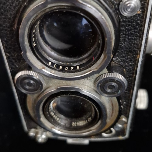 204 - Star Lot: A Rolleiflex T twin lens reflex medium format camera with a Carl Zeiss Opton Tessar f/3.5 ... 